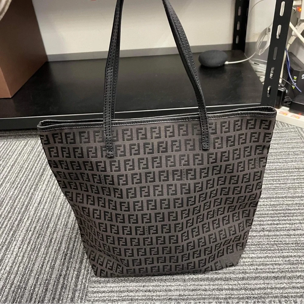 Fendi FF print tote bag - women - Leather/Nylon - Picture 2 of 16